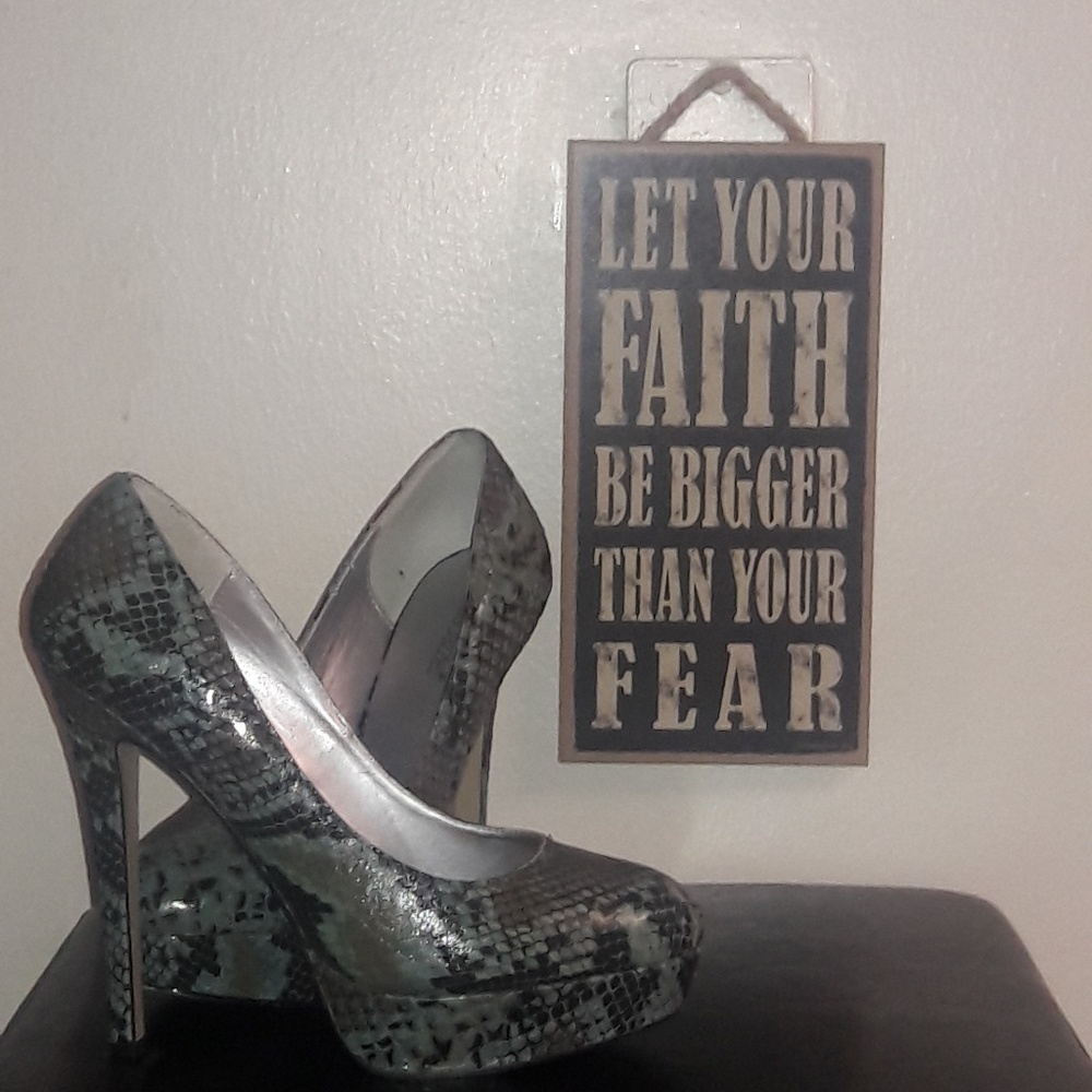 Snake Printed Platform Pumps